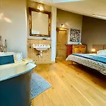Dernier Etage Et Jardin Suspendu Face Au Sancy Apartment