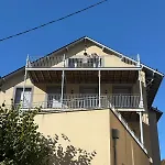 Dernier Etage Et Jardin Suspendu Face Au Sancy
