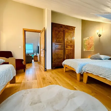 Dernier Etage Et Jardin Suspendu Face Au Sancy Apartament *