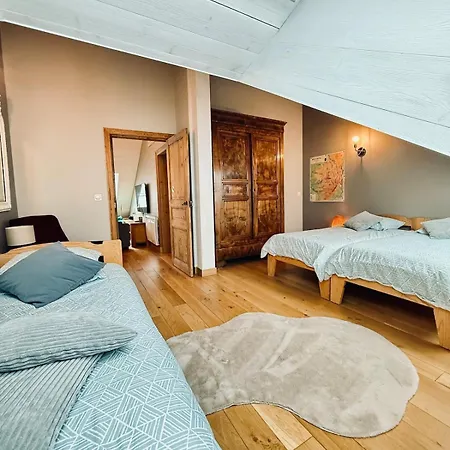 Dernier Etage Et Jardin Suspendu Face Au Sancy Apartament *
