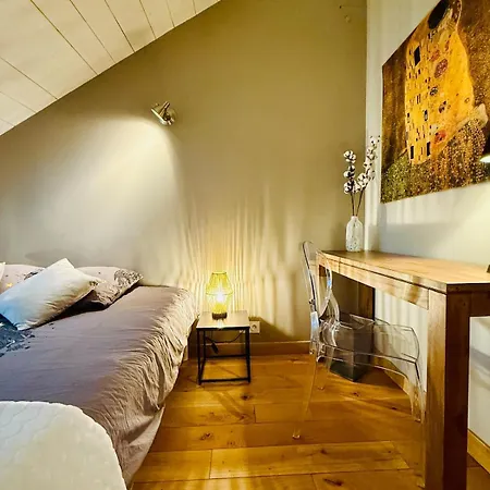 Dernier Etage Et Jardin Suspendu Face Au Sancy Apartament