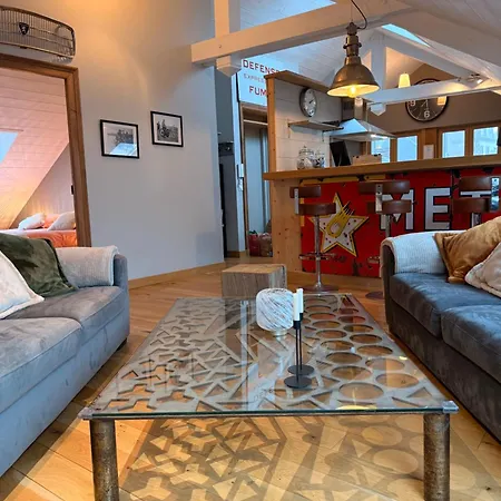 Apartament Dernier Etage Et Jardin Suspendu Face Au Sancy