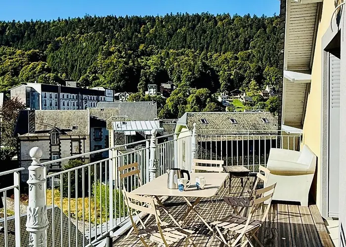 Dernier Etage Et Jardin Suspendu Face Au Sancy