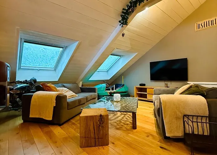 Dernier Etage Et Jardin Suspendu Face Au Sancy Apartament