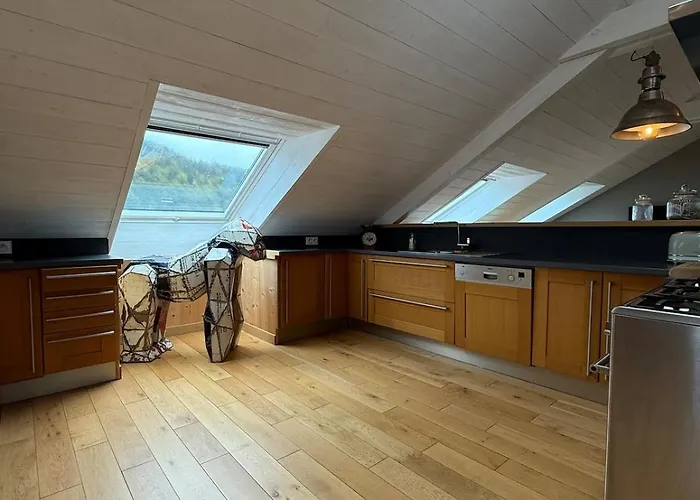 Dernier Etage Et Jardin Suspendu Face Au Sancy Apartament *