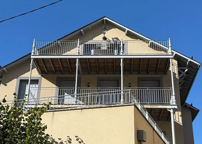 Dernier Etage Et Jardin Suspendu Face Au Sancy